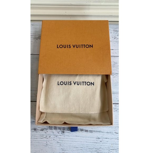 🛑SOLD🛑Authentic Louis Vuitton Monogram Card - Picture 12 of 12
